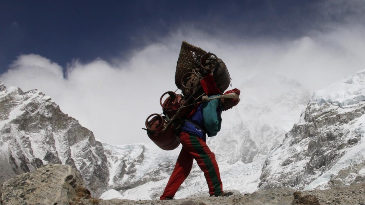 Mount Everest fake rescue and insurance scam unearthed