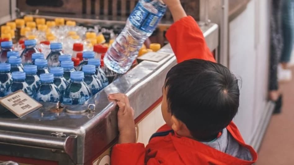 Because most bottled water is packaged in plastic made from petroleum-derived materials, higher oil prices quickly translate into higher production costs. Because most bottled water is packaged in plastic made from petroleum-derived materials, higher oil prices quickly translate into higher production costs.