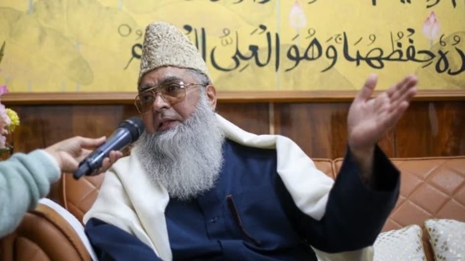 The Imam also expressed his satisfaction at the transformation of Kashmir following the abrogation of Article 370, which revoked the region’s special status. The Imam also expressed his satisfaction at the transformation of Kashmir following the abrogation of Article 370, which revoked the region’s special status.