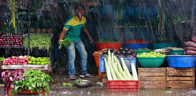 Energy costs are driving food inflation, as higher oil prices raise transport and production costs while boosting biofuel demand, pushing up vegetable oil prices. Energy costs are driving food inflation, as higher oil prices raise transport and production costs while boosting biofuel demand, pushing up vegetable oil prices.