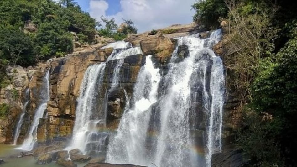 While states like Goa or Himachal Pradesh dominate travel itineraries, voices like Anand Mahindra’s are highlighting how destinations such as Jharkhand remain underexplored despite their natural beauty. While states like Goa or Himachal Pradesh dominate travel itineraries, voices like Anand Mahindra’s are highlighting how destinations such as Jharkhand remain underexplored despite their natural beauty.