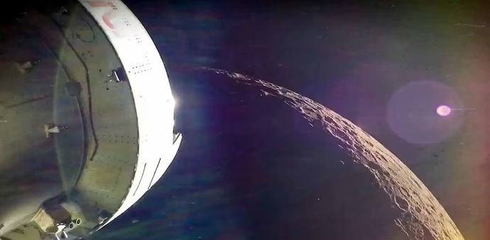 The mission marks the first crewed journey toward the Moon under NASA’s modern lunar exploration program and a crucial step toward future lunar landings. The mission marks the first crewed journey toward the Moon under NASA’s modern lunar exploration program and a crucial step toward future lunar landings.