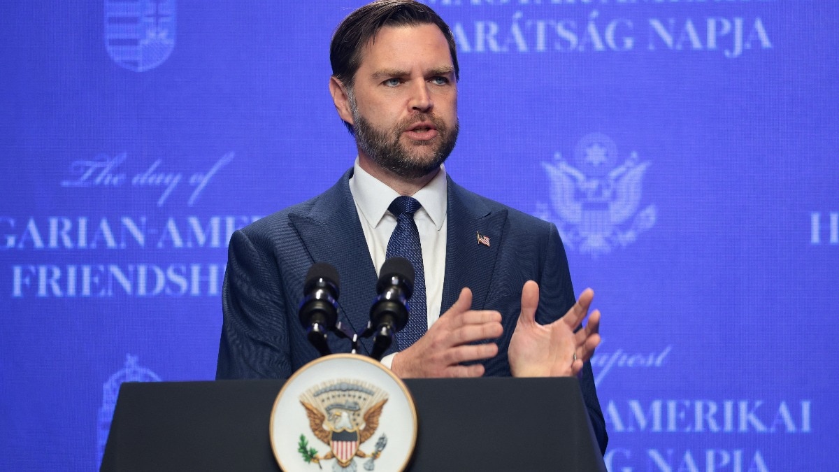 'Iranians must act tonight or we will...': JD Vance repeats Trump's Hormuz ultimatum to Iran