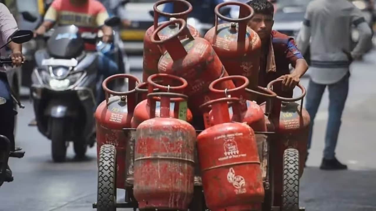 Fuel Price Update: LPG, CNG, PNG Rates Today, April 8, Across Major Cities in India