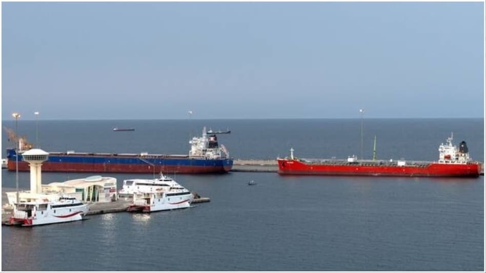 Traffic rises in Hormuz, but Iran-linked vessels control 79% movement Traffic rises in Hormuz, but Iran-linked vessels control 79% movement