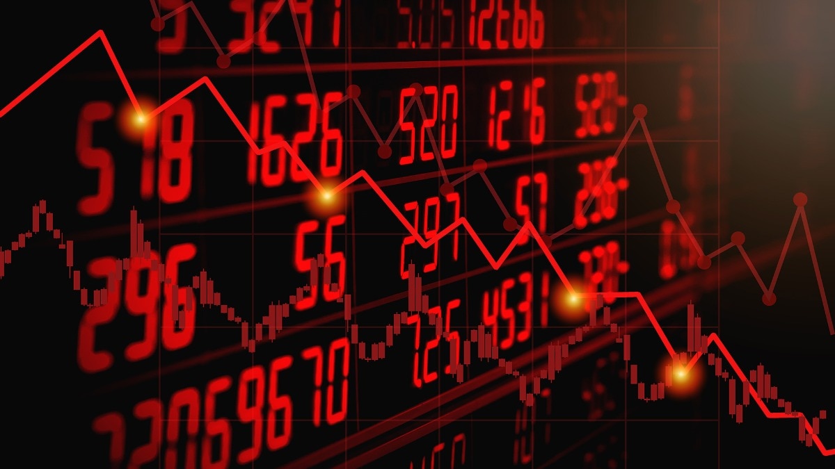 Among sectoral indices, the BSE Bankex slipped 1.58% to settle at 61,710.92, while the BSE Auto index declined 0.37% to close at 57,143.76.