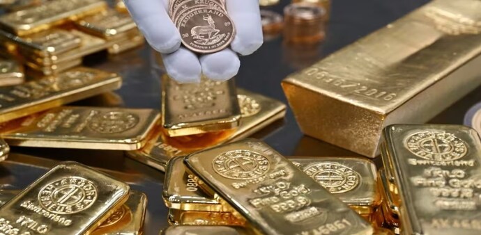 On April 10, gold prices on the Multi Commodity Exchange (MCX) edged lower, weighed by a firmer US dollar and lingering uncertainty around the US-Iran ceasefire. On April 10, gold prices on the Multi Commodity Exchange (MCX) edged lower, weighed by a firmer US dollar and lingering uncertainty around the US-Iran ceasefire.