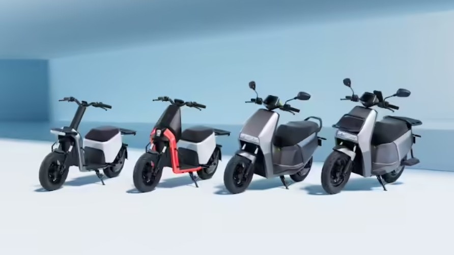 The draft Delhi Electric Vehicle (EV) Policy 2026, unveiled on April 11, 2026, bans the registration of internal-combustion engine (ICE) two-wheelers from April 1, 2028.