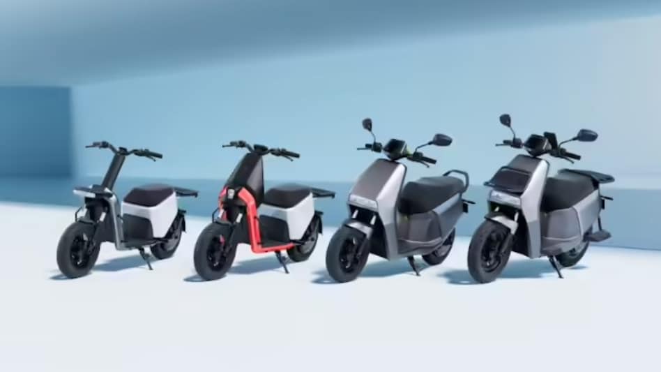 The draft Delhi Electric Vehicle (EV) Policy 2026, unveiled on April 11, 2026, bans the registration of internal-combustion engine (ICE) two-wheelers from April 1, 2028. The draft Delhi Electric Vehicle (EV) Policy 2026, unveiled on April 11, 2026, bans the registration of internal-combustion engine (ICE) two-wheelers from April 1, 2028.