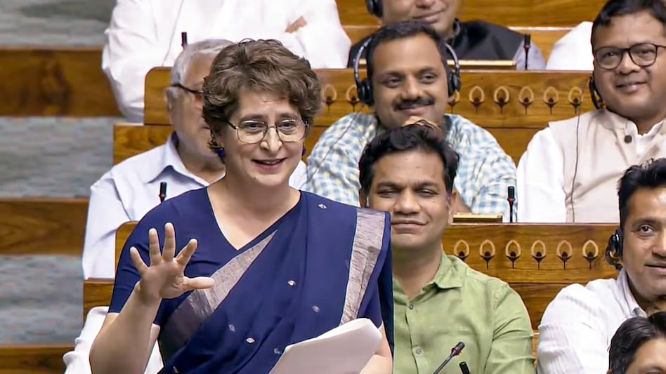 Priyanka Gandhi takes a jibe at Amit Shah, brings up 'Chanakya' Priyanka Gandhi takes a jibe at Amit Shah, brings up 'Chanakya'