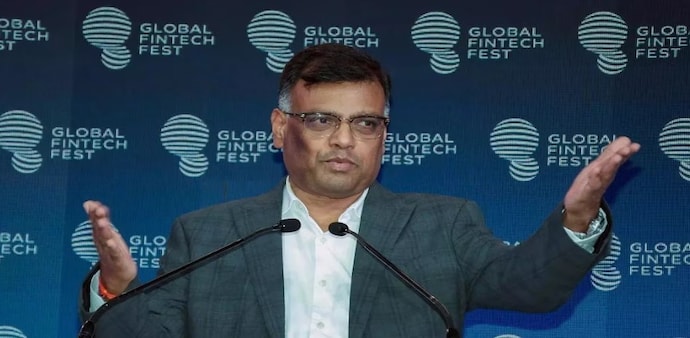 Amid the volatility, the central bank in March directed lenders to cap their net open rupee positions in the onshore deliverable market within $100 million at the end of each business day. Amid the volatility, the central bank in March directed lenders to cap their net open rupee positions in the onshore deliverable market within $100 million at the end of each business day.