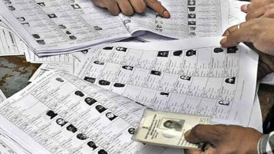 Voting begins in West Bengal and Tamil Nadu Voting begins in West Bengal and Tamil Nadu