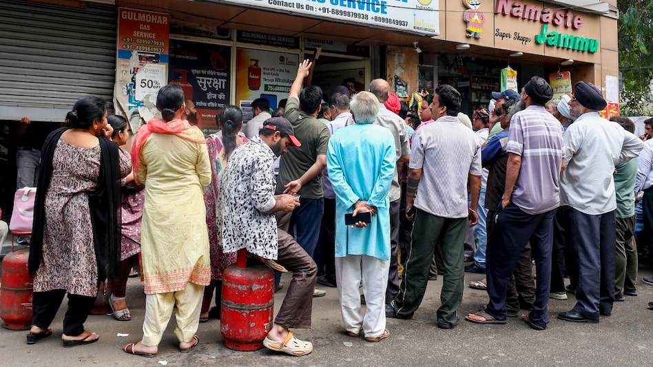 LPG, CNG, PNG prices today: Check rates across major cities LPG, CNG, PNG prices today: Check rates across major cities