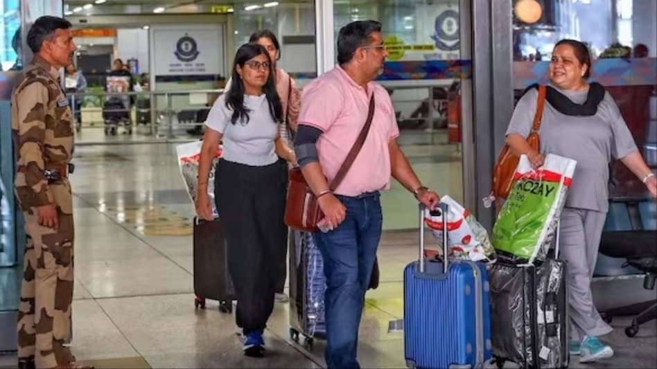 Despite US-Iran ceasefire, MEA tells Indians not to travel to Iran by air or land Despite US-Iran ceasefire, MEA tells Indians not to travel to Iran by air or land