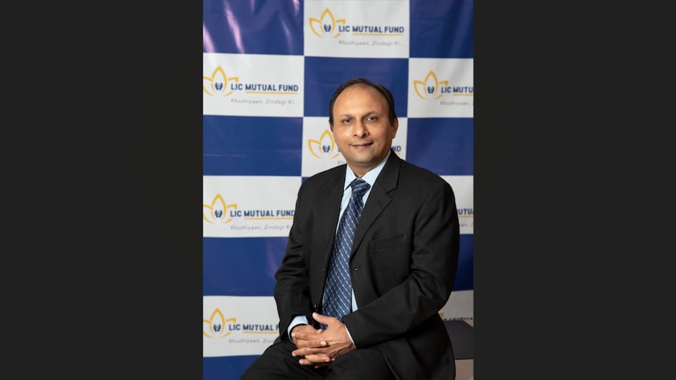 Mr Sumit Bhatnagar, Fund Manager - Equity Mr Sumit Bhatnagar, Fund Manager - Equity