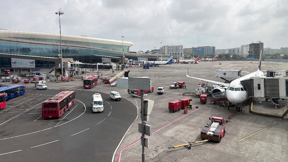 Govt may limit a single entity's bids in the privatisation of airports Govt may limit a single entity's bids in the privatisation of airports