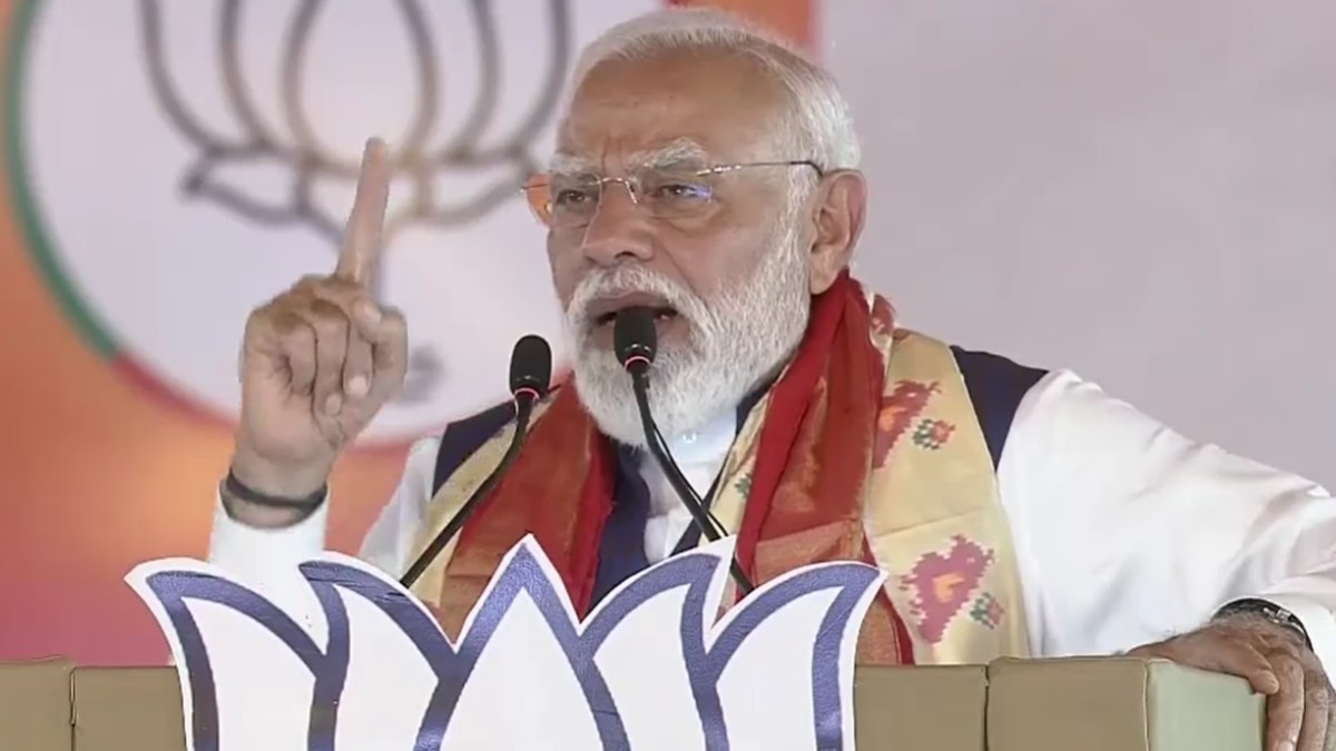 He said the government had first focused on 100% LPG coverage and was now focusing on the economic supply of piped gas, while also promoting a CNG-based system. He said the government had first focused on 100% LPG coverage and was now focusing on the economic supply of piped gas, while also promoting a CNG-based system.