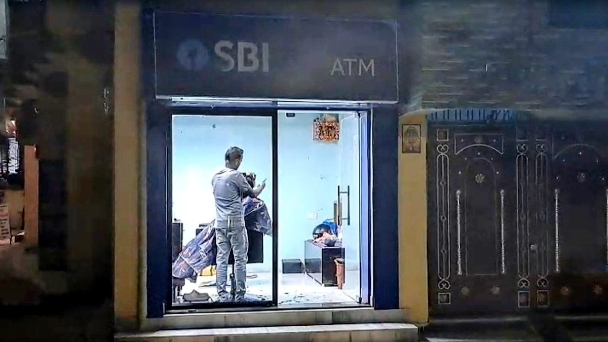 Videos of the salon quickly spread across social media, with many users initially believing the kiosk was still a functioning ATM.