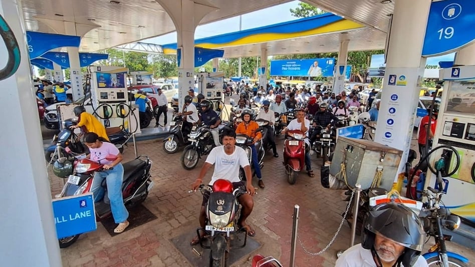 Petrol, diesel prices today, May 14: Prices rise in major metros Petrol, diesel prices today, May 14: Prices rise in major metros