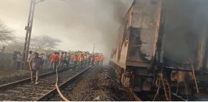 Fire incident on Kerala-Delhi Rajdhani triggers train disruptions in Madhya Pradesh Fire incident on Kerala-Delhi Rajdhani triggers train disruptions in Madhya Pradesh