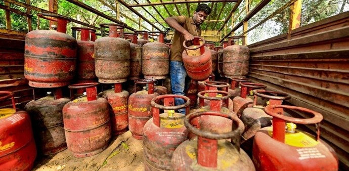 LPG, CNG, PNG prices on May 18: Check latest rates across major cities LPG, CNG, PNG prices on May 18: Check latest rates across major cities