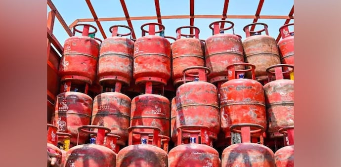 LPG, CNG, PNG prices on May 19: Check rates across major cities LPG, CNG, PNG prices on May 19: Check rates across major cities