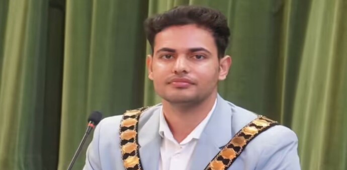 Tushar Kumar is the yougest Indian-origin mayor in the UK Tushar Kumar is the yougest Indian-origin mayor in the UK