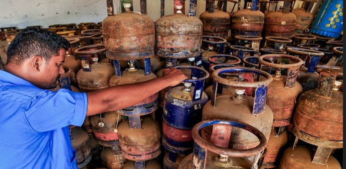 LPG, CNG, PNG prices on May 21: Check rates across major cities LPG, CNG, PNG prices on May 21: Check rates across major cities