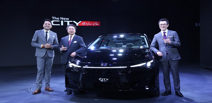 The sedan continues with two engine options — a 1.5-litre petrol motor producing 121 PS and Honda’s self-charging e:HEV strong hybrid setup producing a combined 126 PS with claimed fuel efficiency of 27.26 km/l. The sedan continues with two engine options — a 1.5-litre petrol motor producing 121 PS and Honda’s self-charging e:HEV strong hybrid setup producing a combined 126 PS with claimed fuel efficiency of 27.26 km/l.
