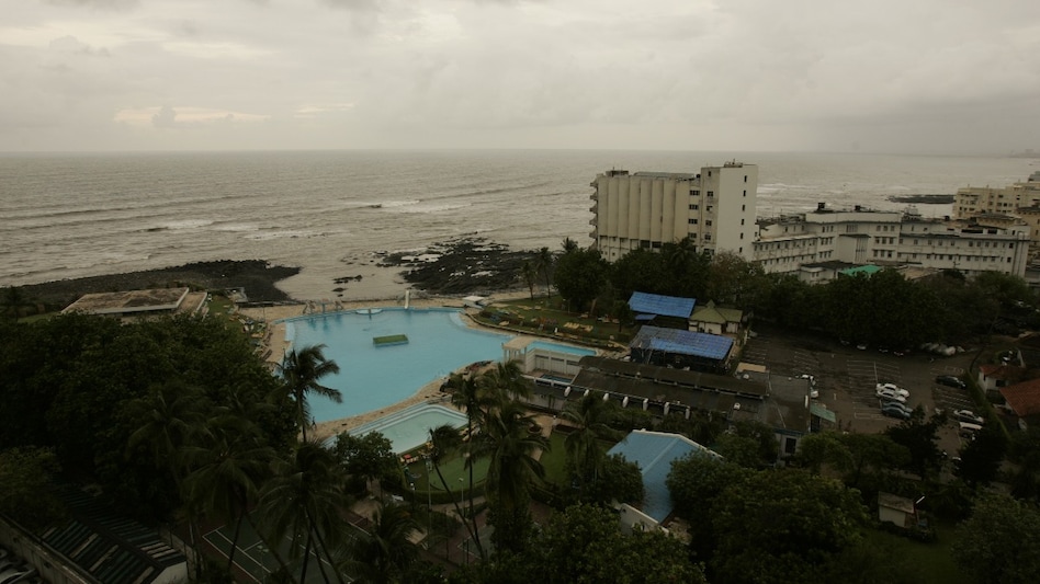 Along with Delhi Gymkhana Club, the elite Breach Candy Club in Mumbai is also in focus Along with Delhi Gymkhana Club, the elite Breach Candy Club in Mumbai is also in focus
