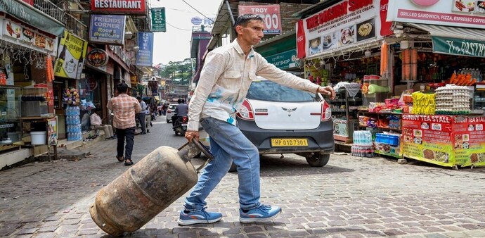 LPG, CNG, PNG prices on May 28: Check rates across major cities LPG, CNG, PNG prices on May 28: Check rates across major cities