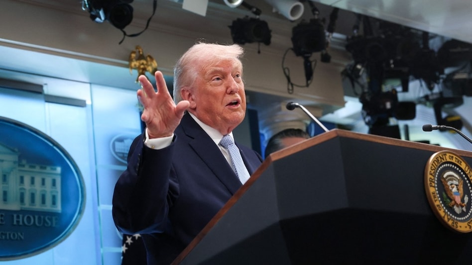 US warns Iran and Oman against putting a tolling system in Hormuz US warns Iran and Oman against putting a tolling system in Hormuz