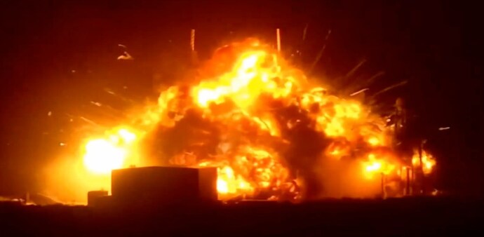 Blue Origin New Glenn rocket explodes during testing. Blue Origin New Glenn rocket explodes during testing.