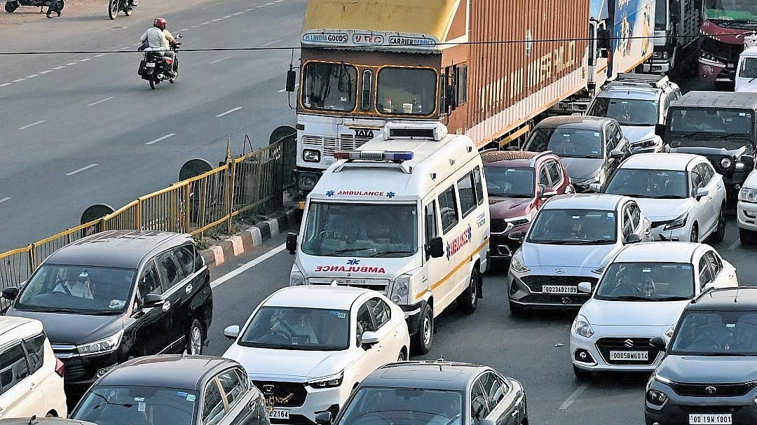 He argued that many road users fail to understand the urgency of an ambulance journey because they have never experienced the pressure of transporting a critically ill patient. He argued that many road users fail to understand the urgency of an ambulance journey because they have never experienced the pressure of transporting a critically ill patient.