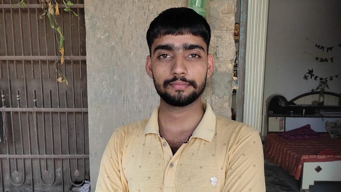 E-rickshaw driver's son from Rajasthan cracks JEE Advanced, eyes IIT
