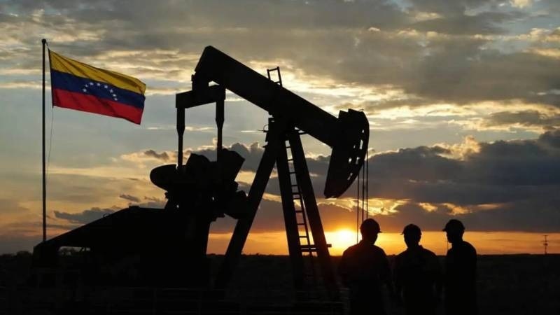 The country became heavily dependent on crude exports, with oil accounting for the overwhelming majority of export earnings and government revenue.