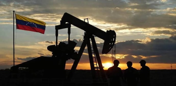 The country became heavily dependent on crude exports, with oil accounting for the overwhelming majority of export earnings and government revenue. The country became heavily dependent on crude exports, with oil accounting for the overwhelming majority of export earnings and government revenue.
