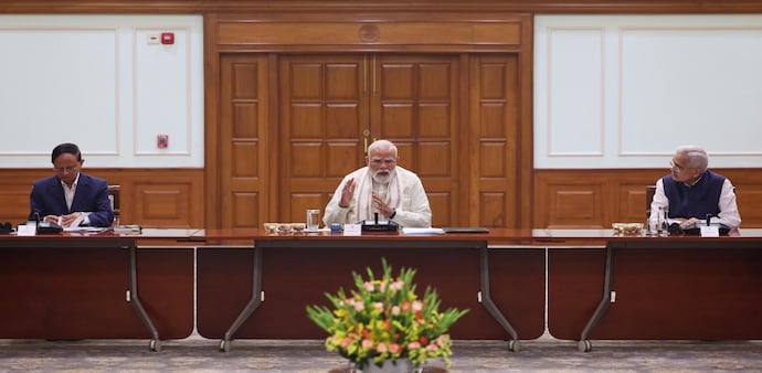 Highlighting self-reliance, the Prime Minister underlined investments in energy infrastructure, nuclear power, and domestic manufacturing as key strategies to mitigate vulnerabilities. Highlighting self-reliance, the Prime Minister underlined investments in energy infrastructure, nuclear power, and domestic manufacturing as key strategies to mitigate vulnerabilities.
