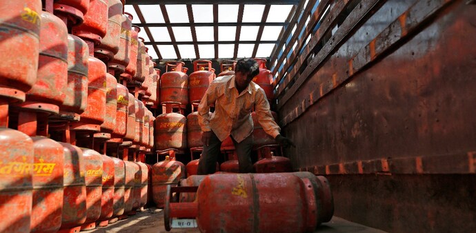 LPG, CNG, PNG prices on June 9: Check rates across major cities LPG, CNG, PNG prices on June 9: Check rates across major cities
