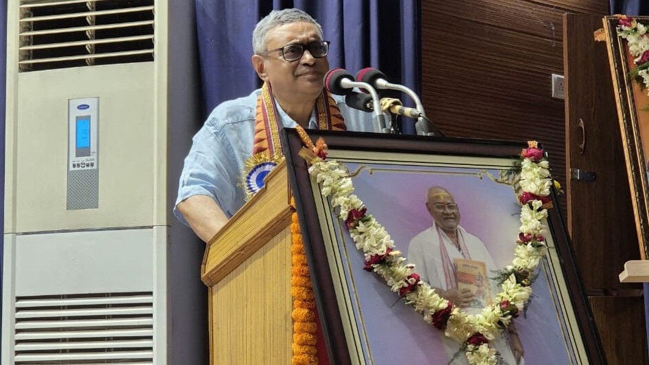 Swapan Dasgupta takes charge as Bengal finance minister; oth