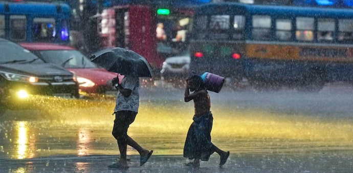 From dust storms in Rajasthan to heavy showers in the Northeast, several states are set for unsettled weather today From dust storms in Rajasthan to heavy showers in the Northeast, several states are set for unsettled weather today
