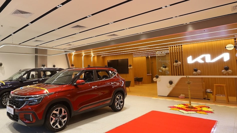 Kia recently crossed the milestone of 15 lakh vehicle sales in India within seven years of entering the market, underscoring its strong acceptance among Indian buyers. Kia recently crossed the milestone of 15 lakh vehicle sales in India within seven years of entering the market, underscoring its strong acceptance among Indian buyers.