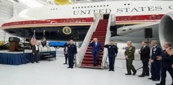 President Donald Trump unveiled a newly refurbished Air Force OnePresident Donald Trump unveiled a newly refurbished Air Force One President Donald Trump unveiled a newly refurbished Air Force OnePresident Donald Trump unveiled a newly refurbished Air Force One