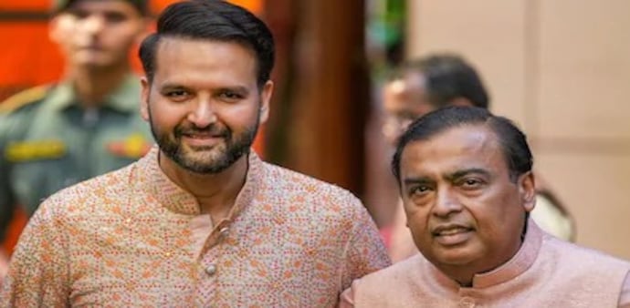 Piramal explained that Ambani advised him to “get his hands dirty,” Piramal explained that Ambani advised him to “get his hands dirty,”