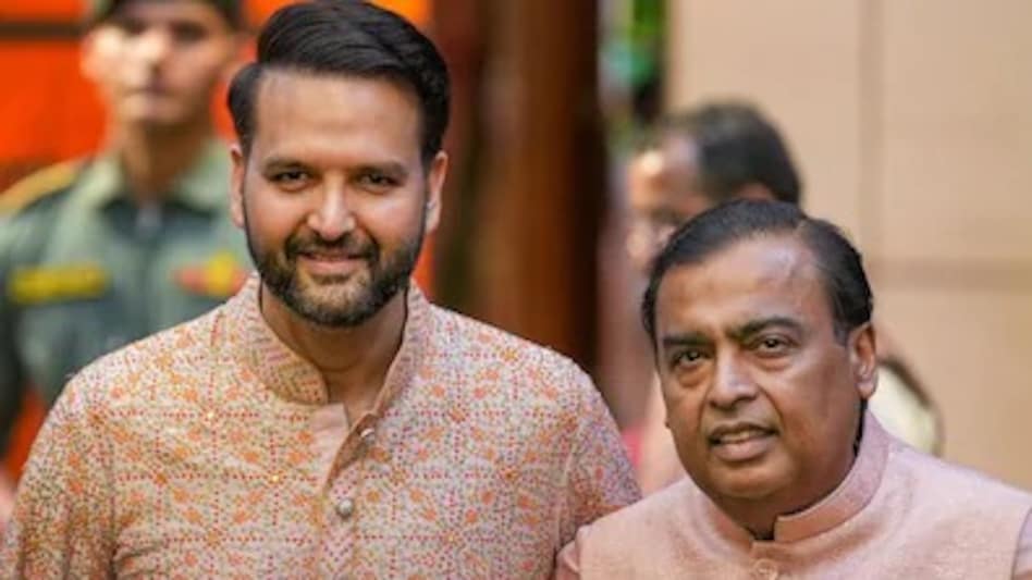 Piramal explained that Ambani advised him to “get his hands dirty,” Piramal explained that Ambani advised him to “get his hands dirty,”