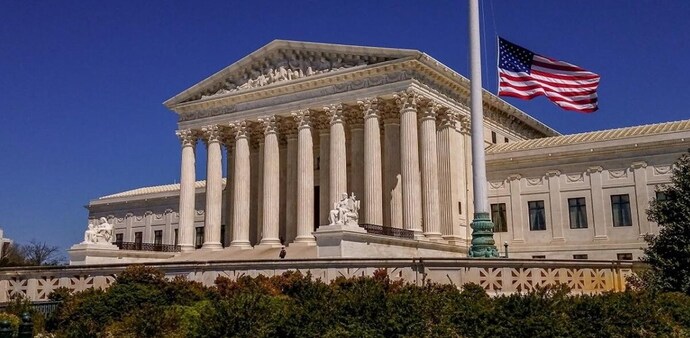 In a 6-3 ruling, the court concluded that federal immigration law does not require authorities to immediately process every asylum seeker who reaches a port of entry. In a 6-3 ruling, the court concluded that federal immigration law does not require authorities to immediately process every asylum seeker who reaches a port of entry.