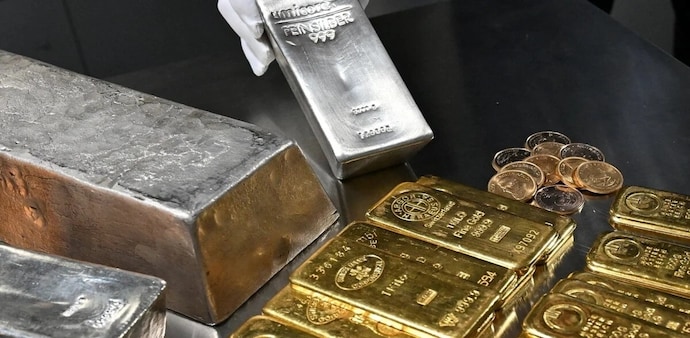 In the retail market, gold continues to be traded mainly in two purities—24 karat and 22 karat. In the retail market, gold continues to be traded mainly in two purities—24 karat and 22 karat.
