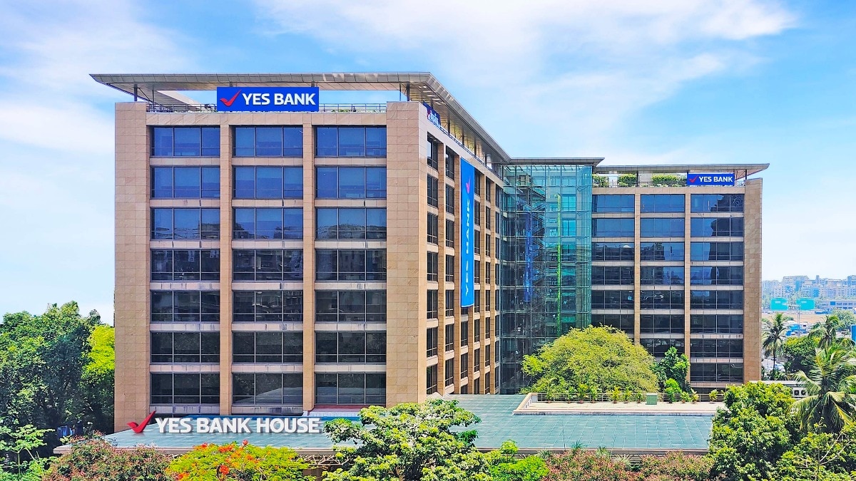 YES Bank shares are trading higher than the 5 day, 10 day, 20 day, 30 day, 50 day, 100 day, 150 day and 200 day moving averages.