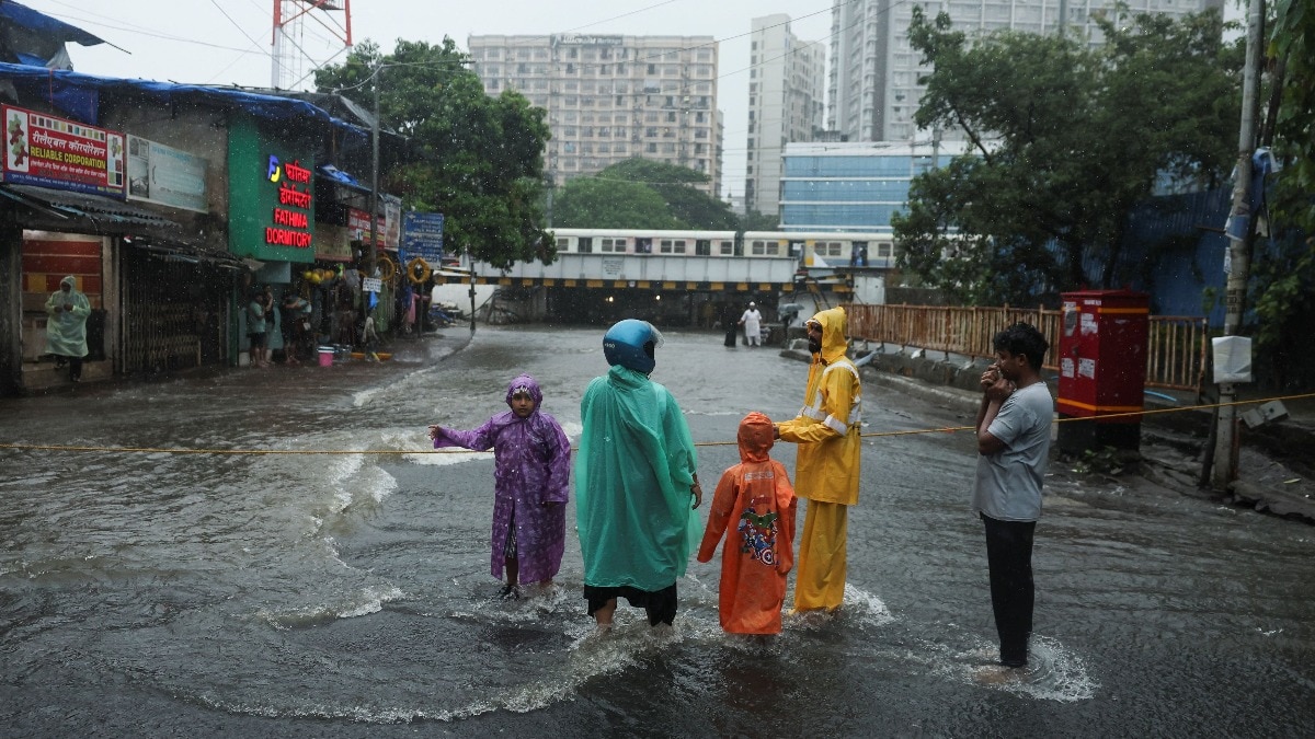 Authorities have urged residents to avoid unnecessary travel as the IMD expects rainfall intensity to increase further through the night, with the heaviest downpour likely after midnight. 