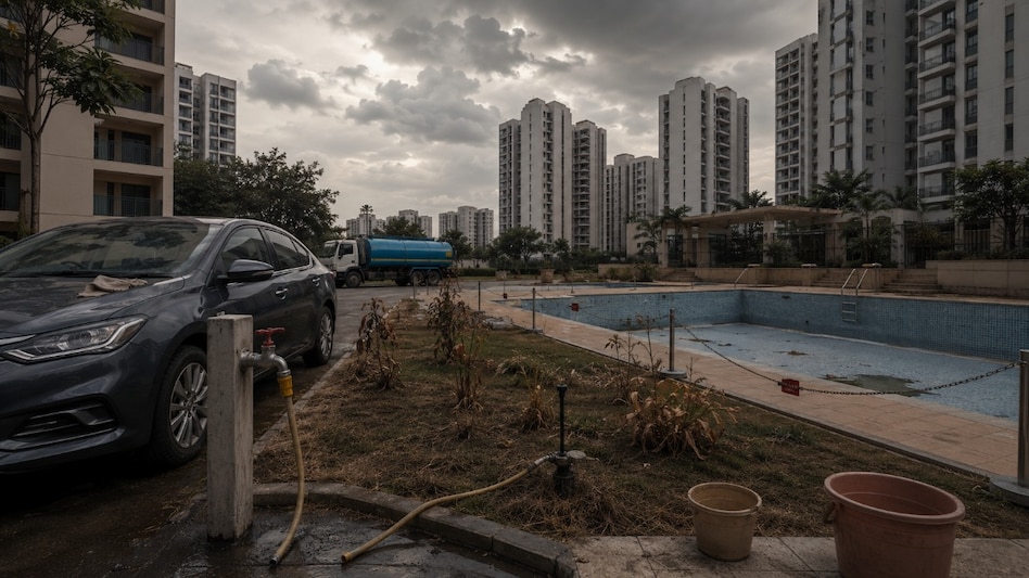 Bengaluru restricts drinking water use for cars, gardens and swimming pools Bengaluru restricts drinking water use for cars, gardens and swimming pools